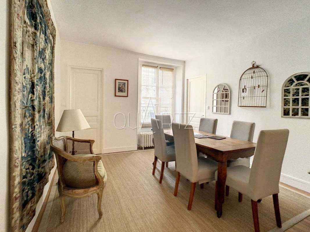 Appartement à VERSAILLES