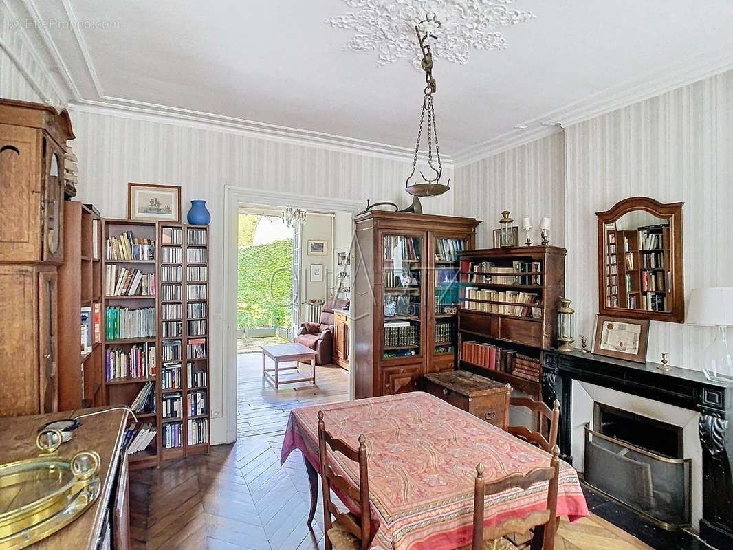 Appartement à VERSAILLES