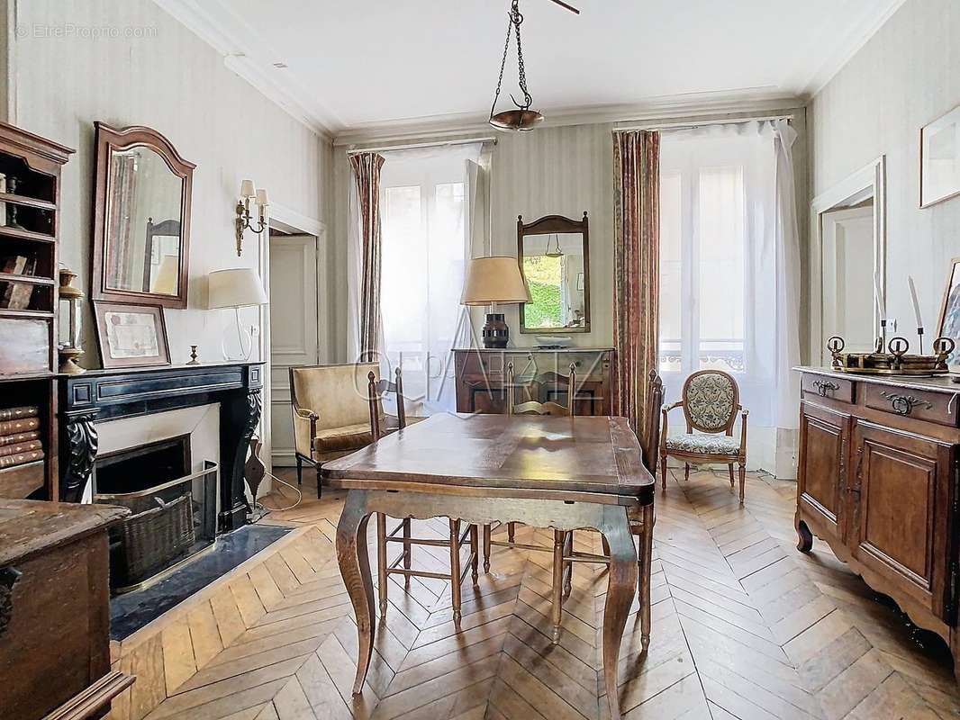 Appartement à VERSAILLES