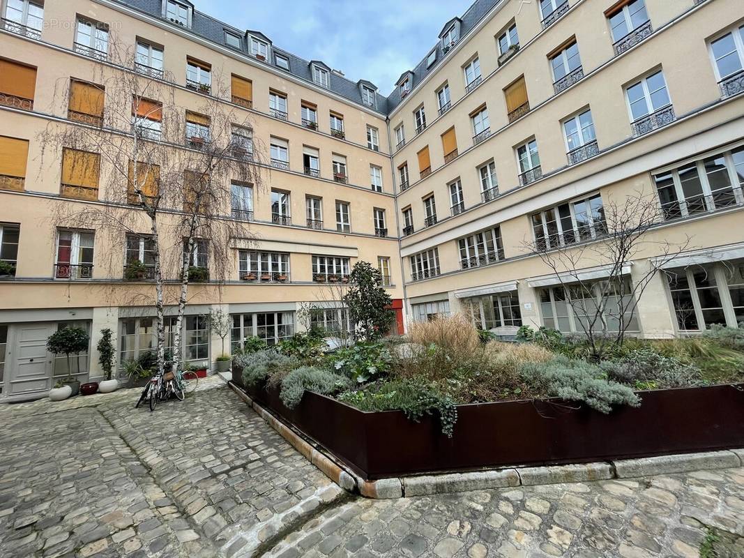 Appartement à PARIS-11E