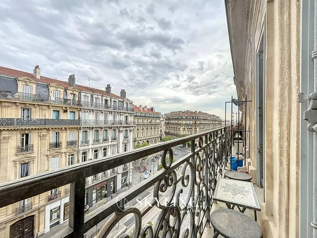 Appartement à MARSEILLE-2E