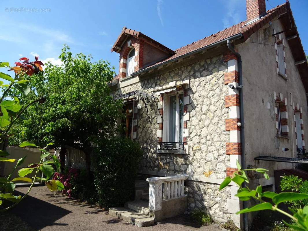 Maison à COSNE-COURS-SUR-LOIRE