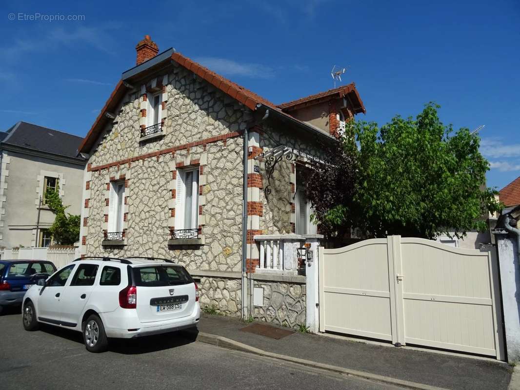 Maison à COSNE-COURS-SUR-LOIRE