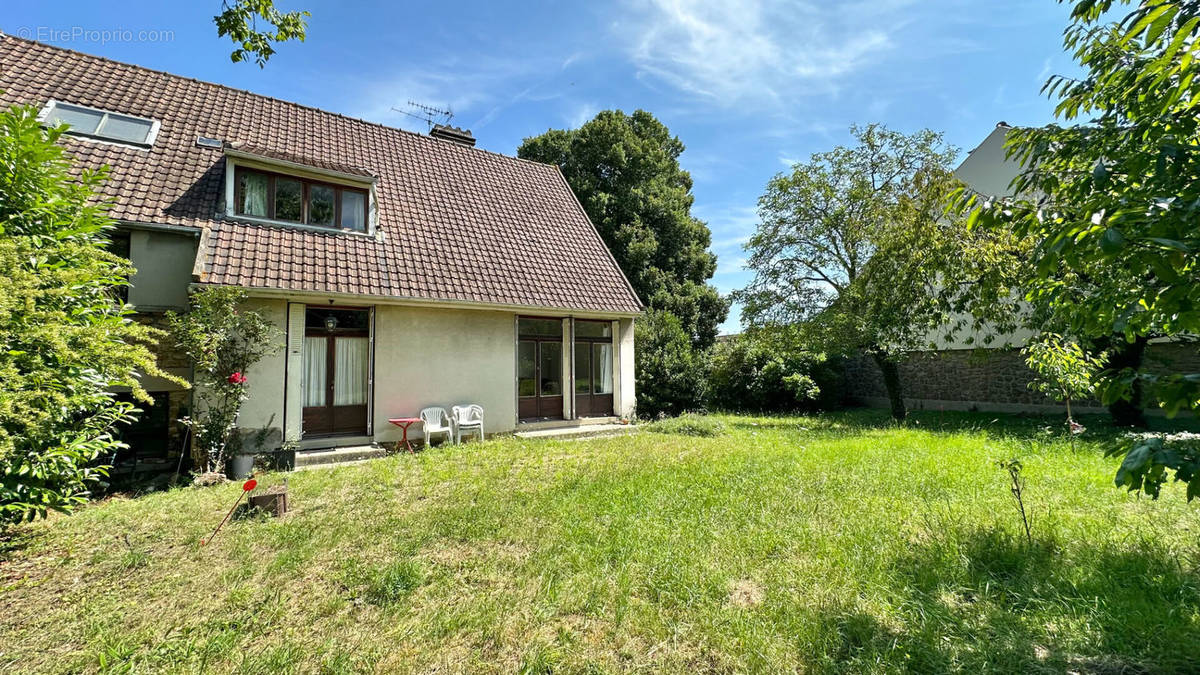 Maison à VIRY-CHATILLON