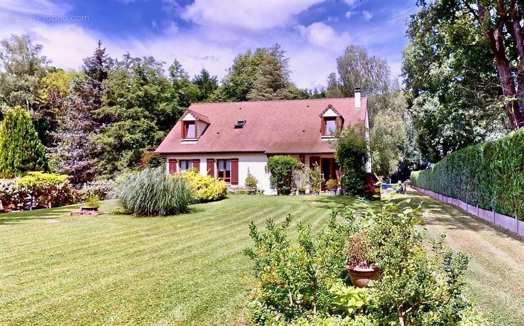 Maison à ROCHEFORT-EN-YVELINES