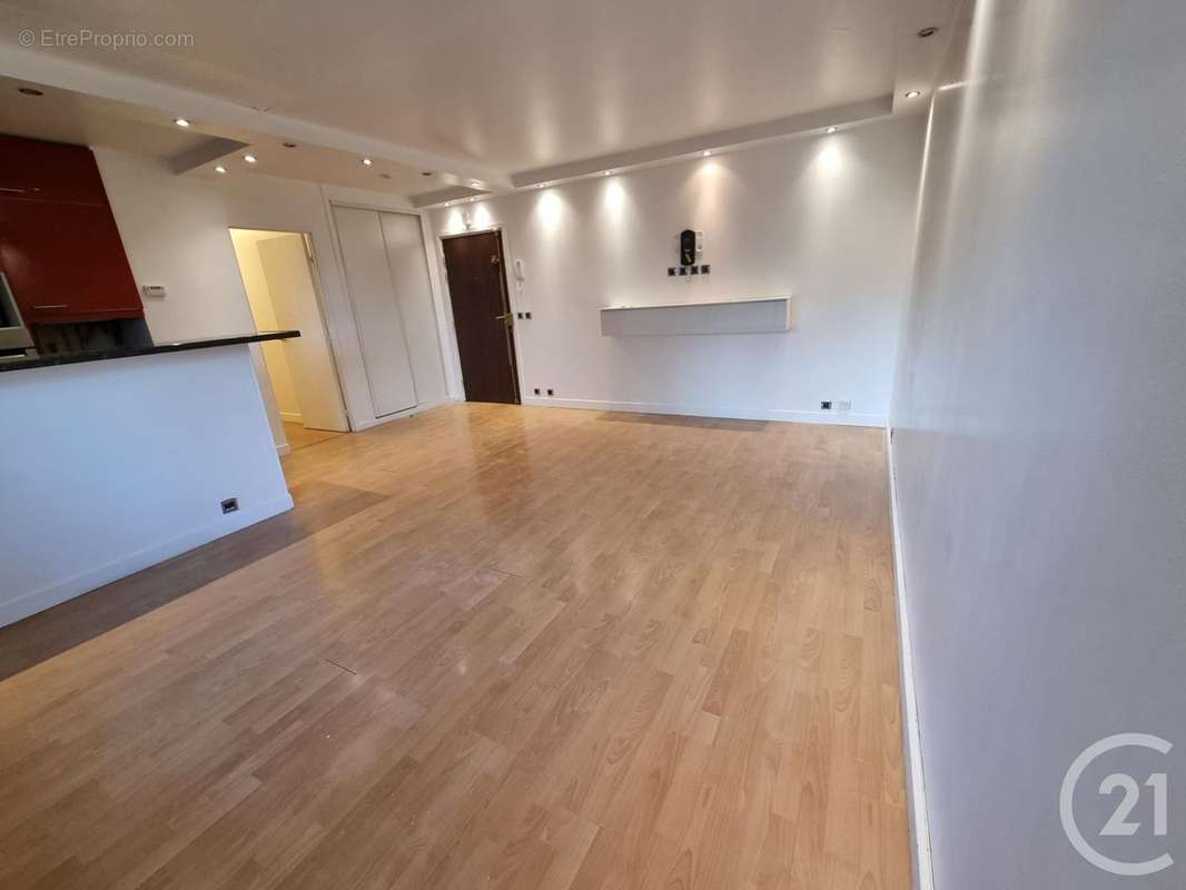 Appartement à COURBEVOIE