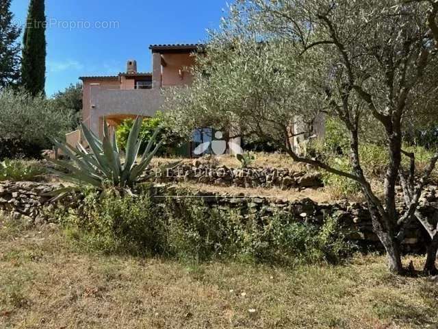 Maison à BESSE-SUR-ISSOLE