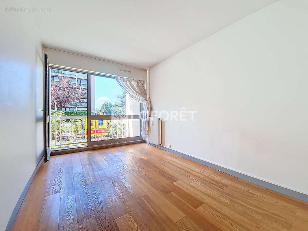 Appartement à VERNEUIL-SUR-SEINE