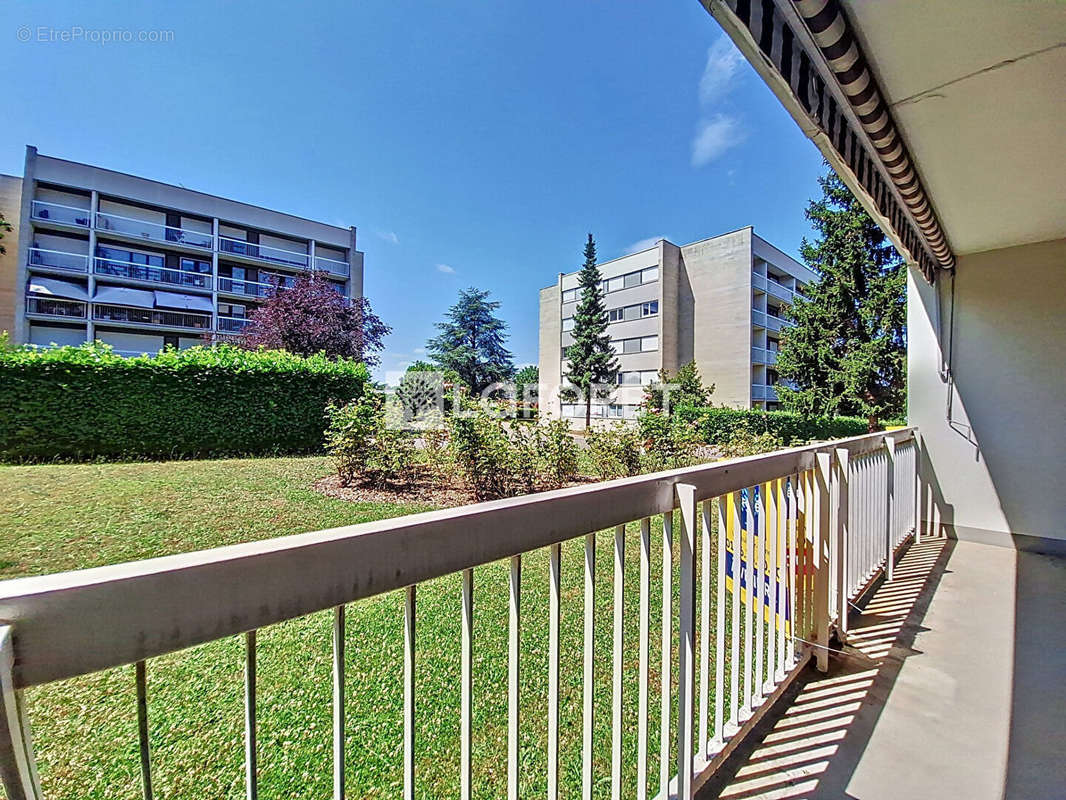 Appartement à VERNEUIL-SUR-SEINE