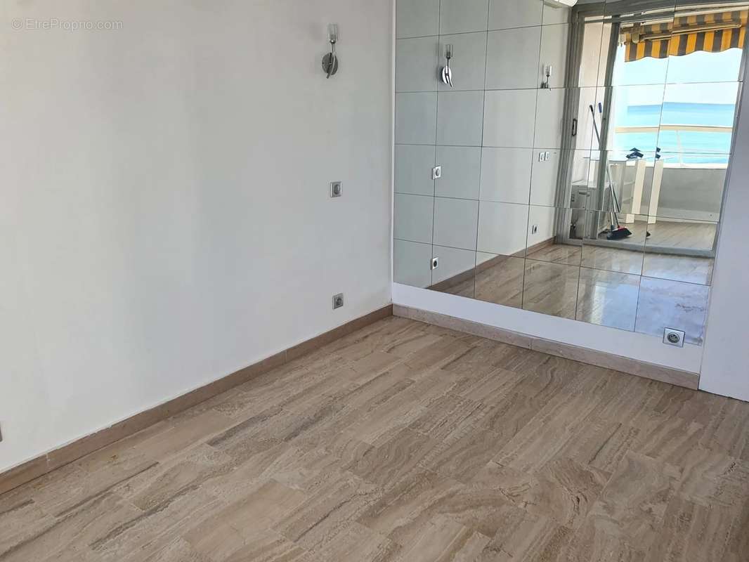 Appartement à VILLENEUVE-LOUBET