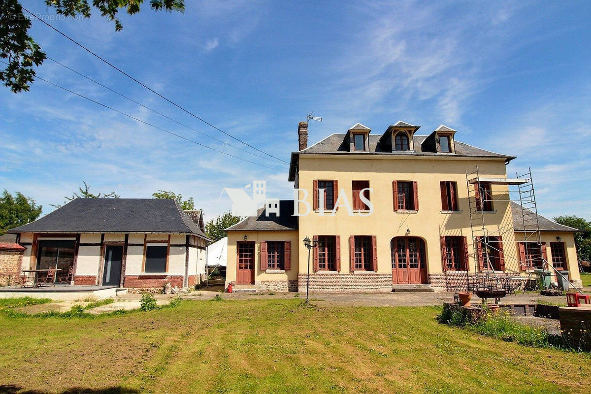 Maison à SAINT-OUEN-DE-THOUBERVILLE