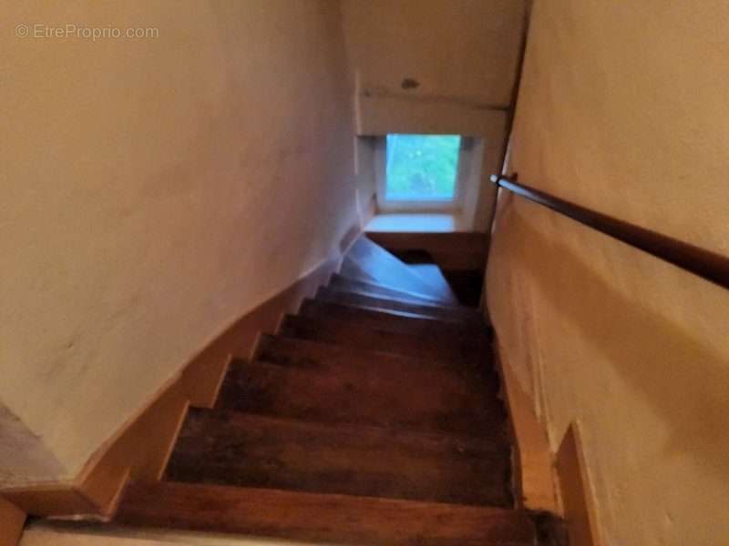 escalier - Maison à CHATEAU-CHINON(VILLE)