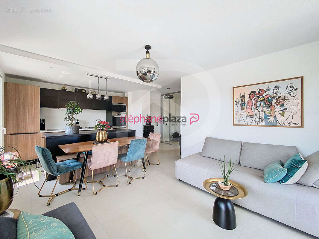 Appartement à MOUGINS