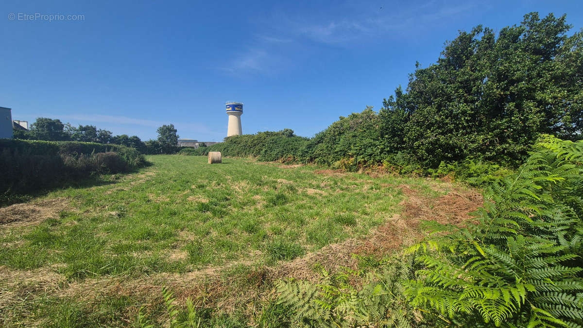 Terrain à POULDREUZIC