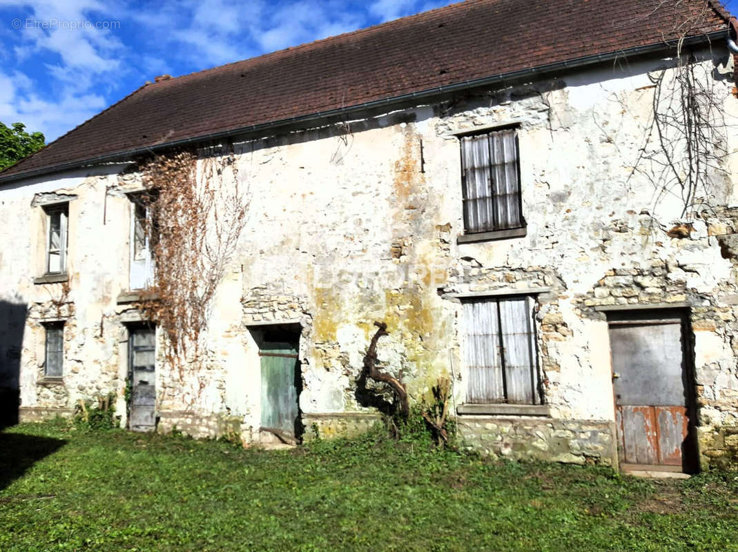 Maison à CRESPIERES