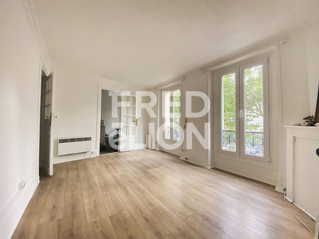 Appartement à PARIS-19E