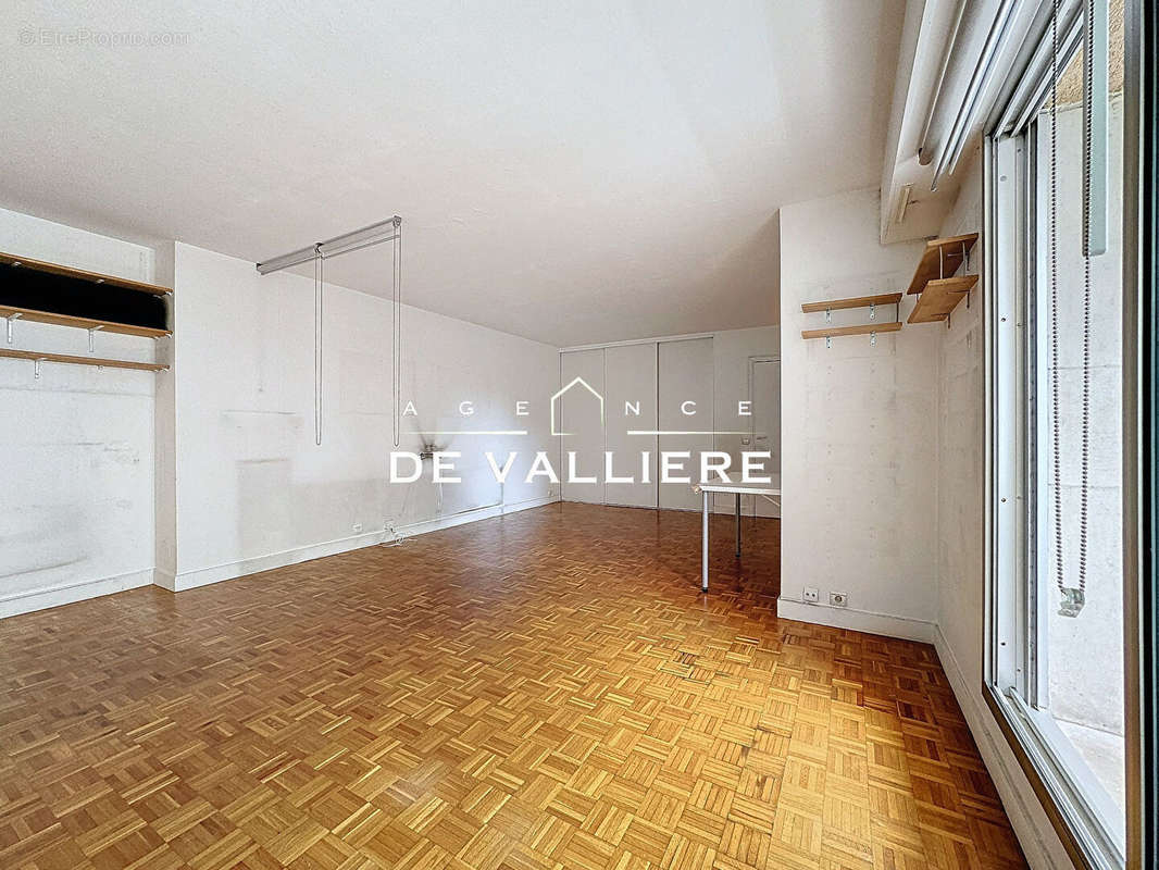 Appartement à NEUILLY-SUR-SEINE