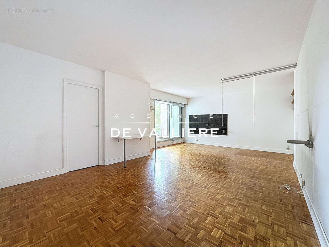 Appartement à NEUILLY-SUR-SEINE