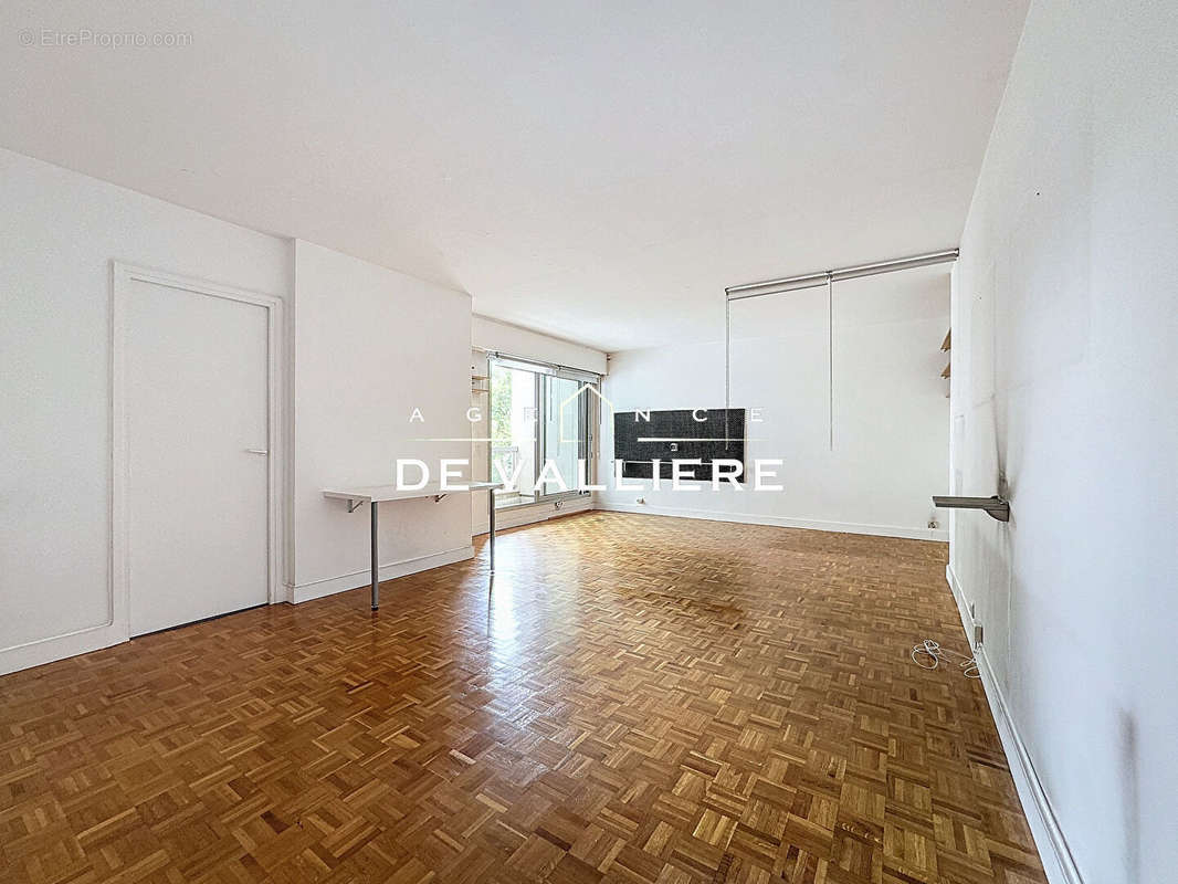 Appartement à NEUILLY-SUR-SEINE