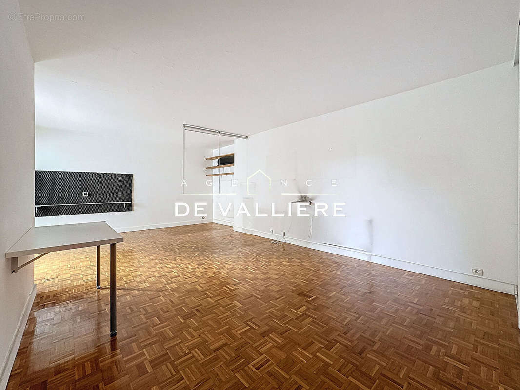 Appartement à NEUILLY-SUR-SEINE