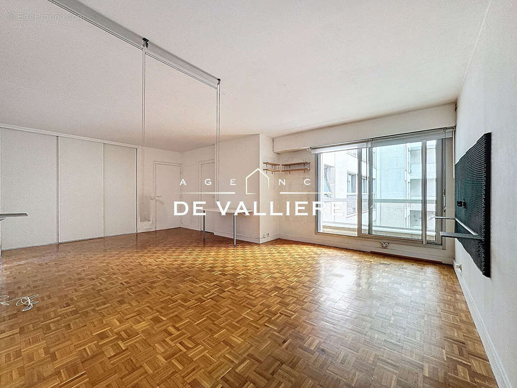 Appartement à NEUILLY-SUR-SEINE