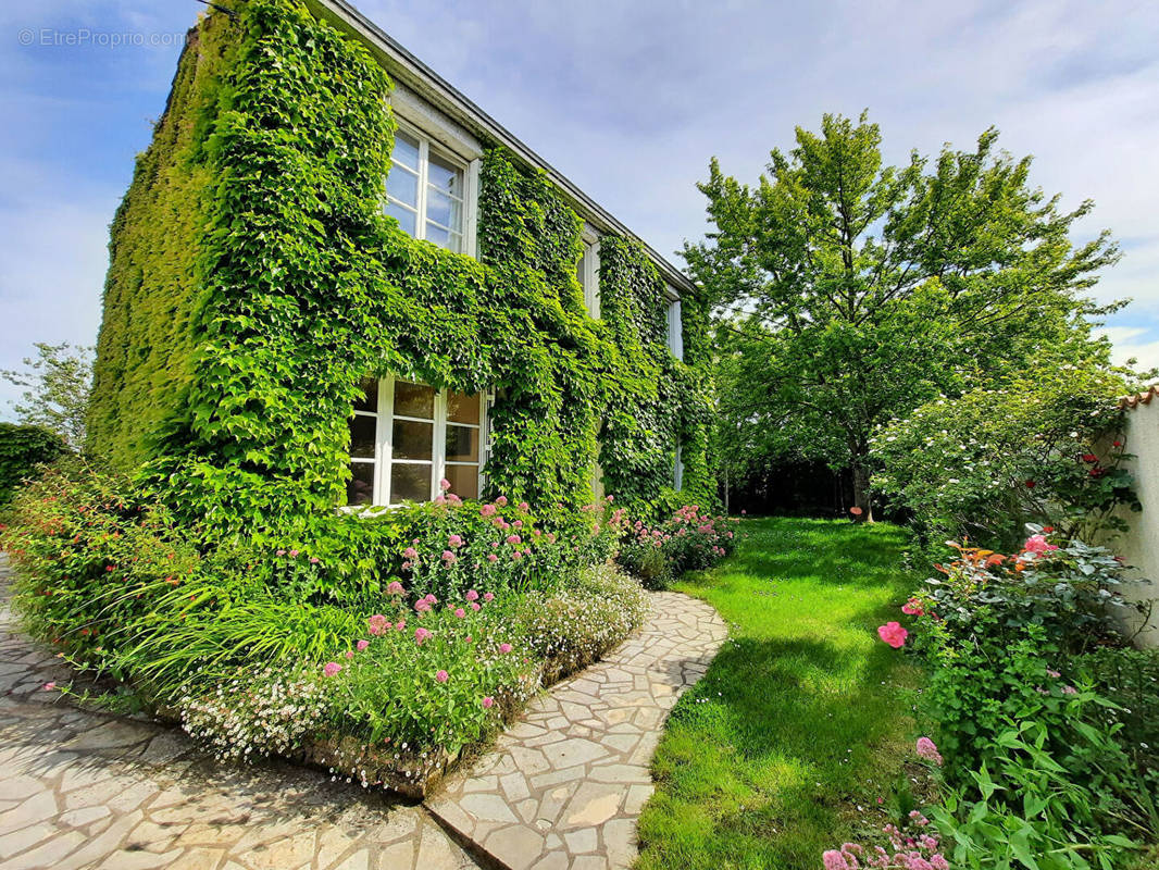 Maison à SAINT-DENIS-DU-PAYRE