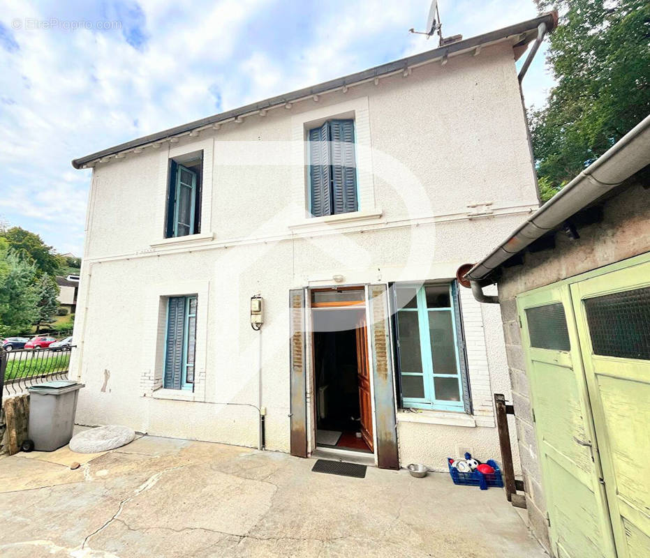 Maison à SAINT-ELOY-LES-MINES