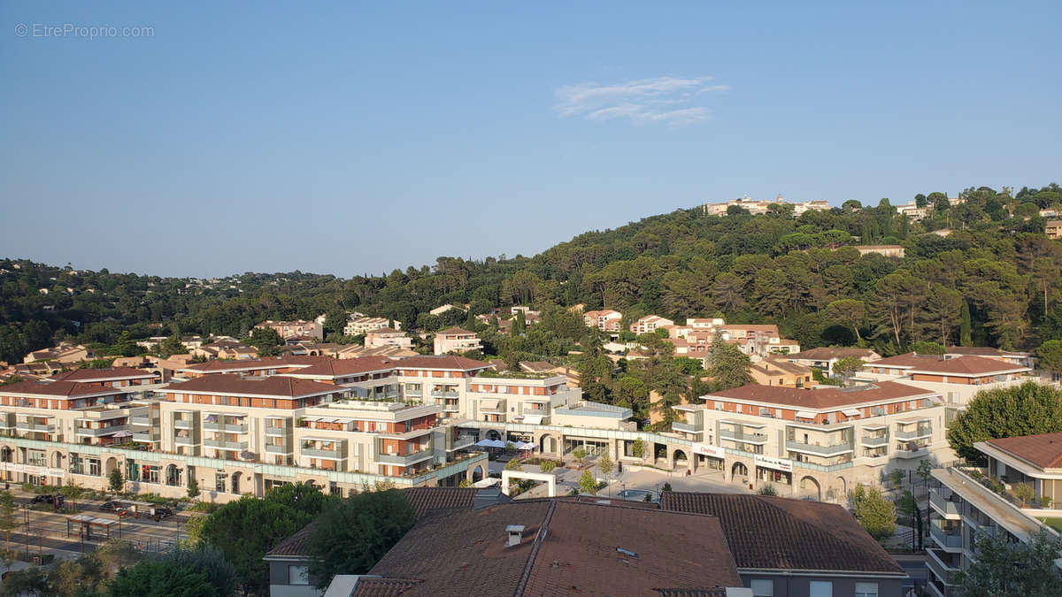 Appartement à MOUGINS