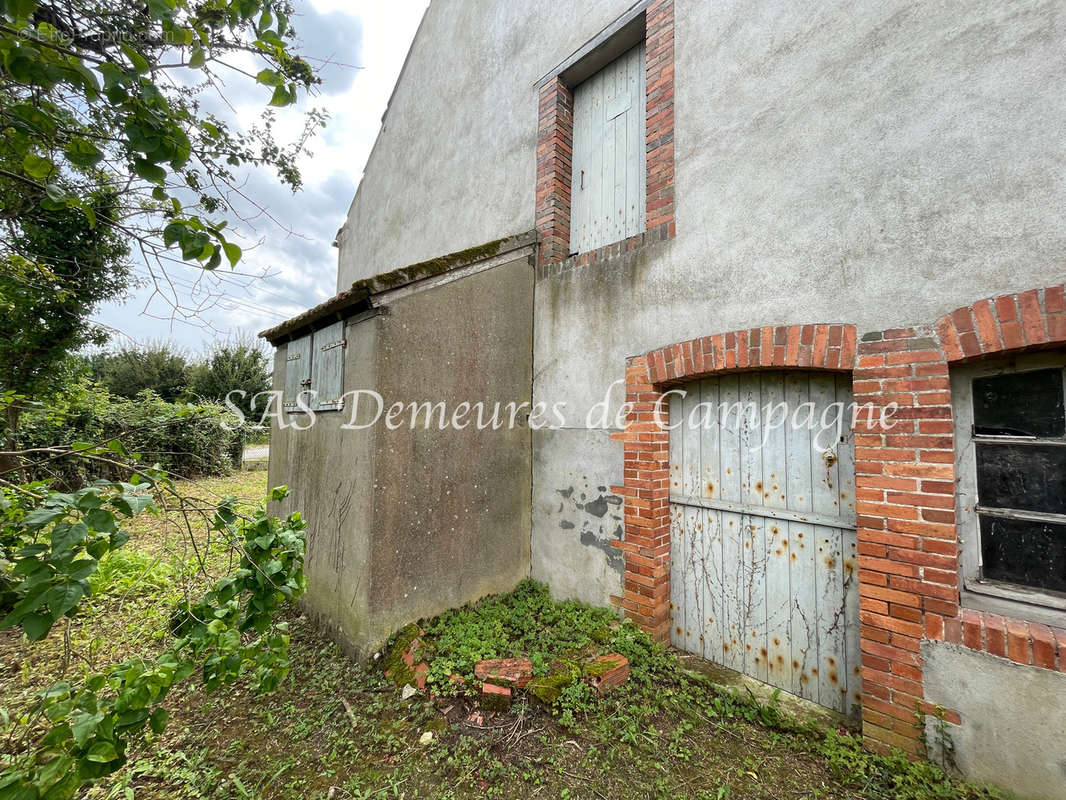 Maison à SURY-EN-VAUX