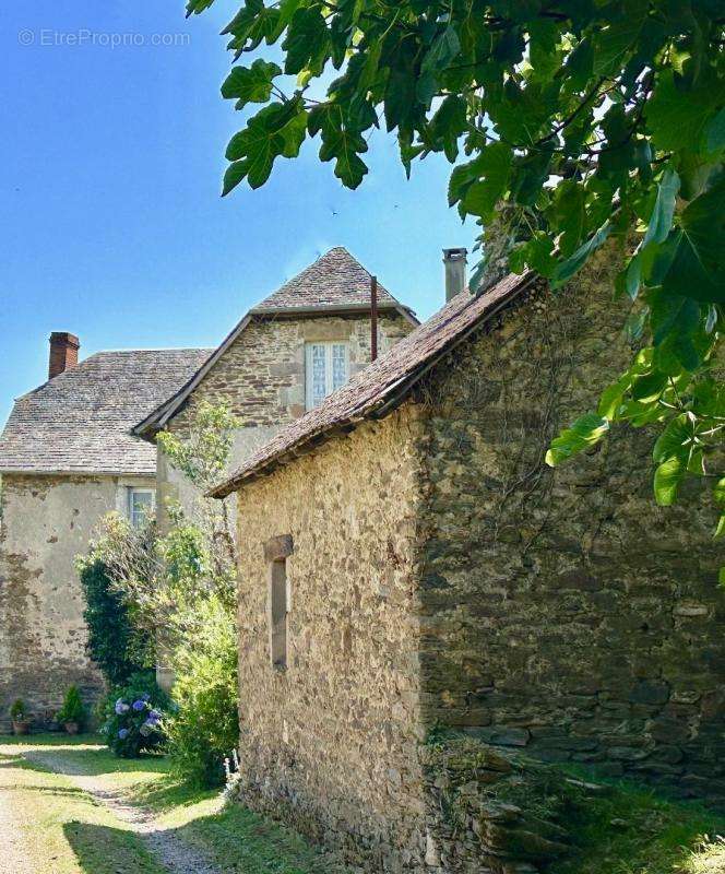 Maison à SAINT-HILAIRE-PEYROUX