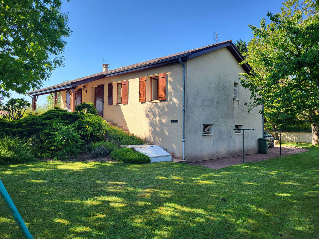 Maison à PONT-DE-VEYLE