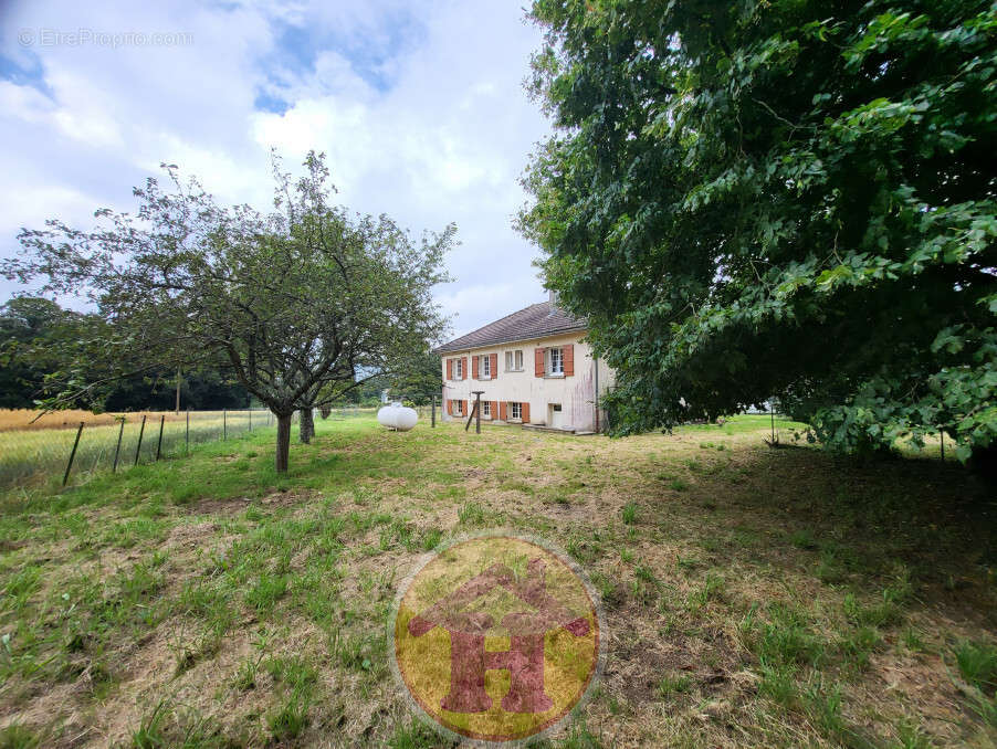 Maison à SAINT-JUNIEN