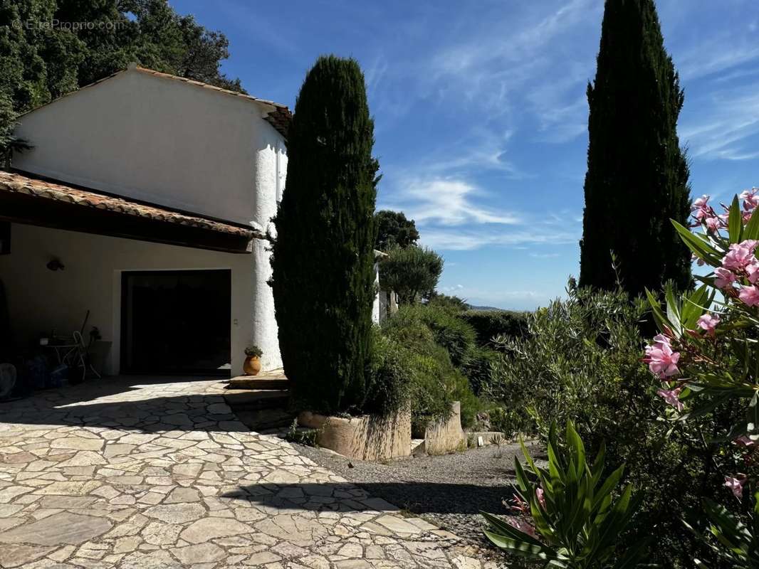 Maison à LES ADRETS-DE-L&#039;ESTEREL