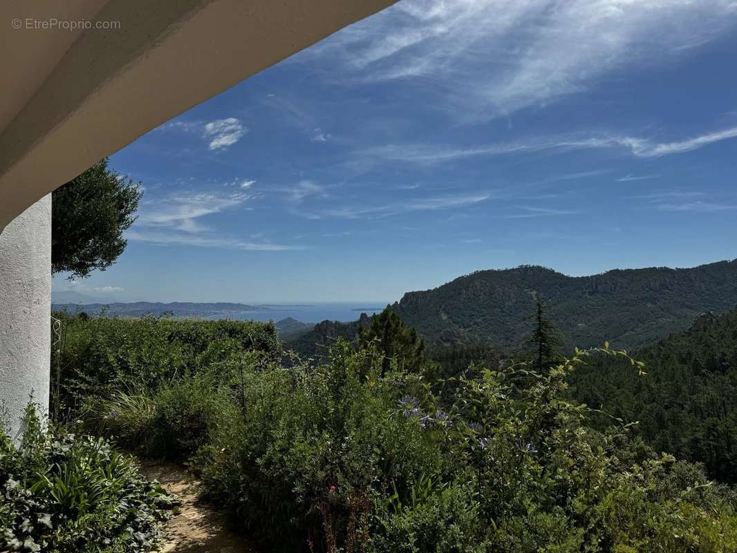 Maison à LES ADRETS-DE-L&#039;ESTEREL