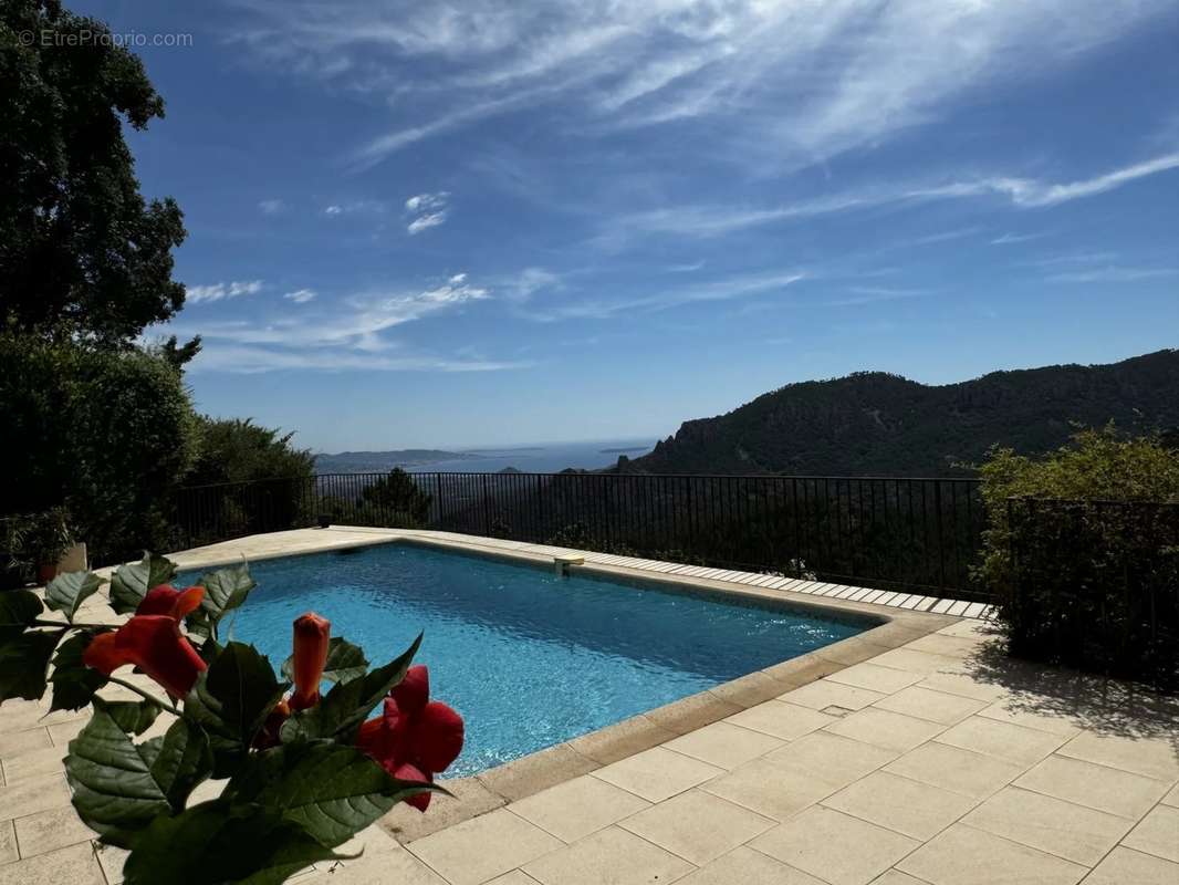 Maison à LES ADRETS-DE-L&#039;ESTEREL