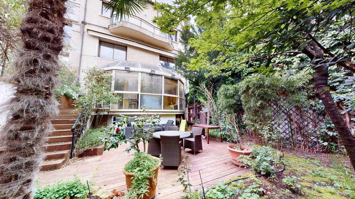 Appartement à NEUILLY-SUR-SEINE