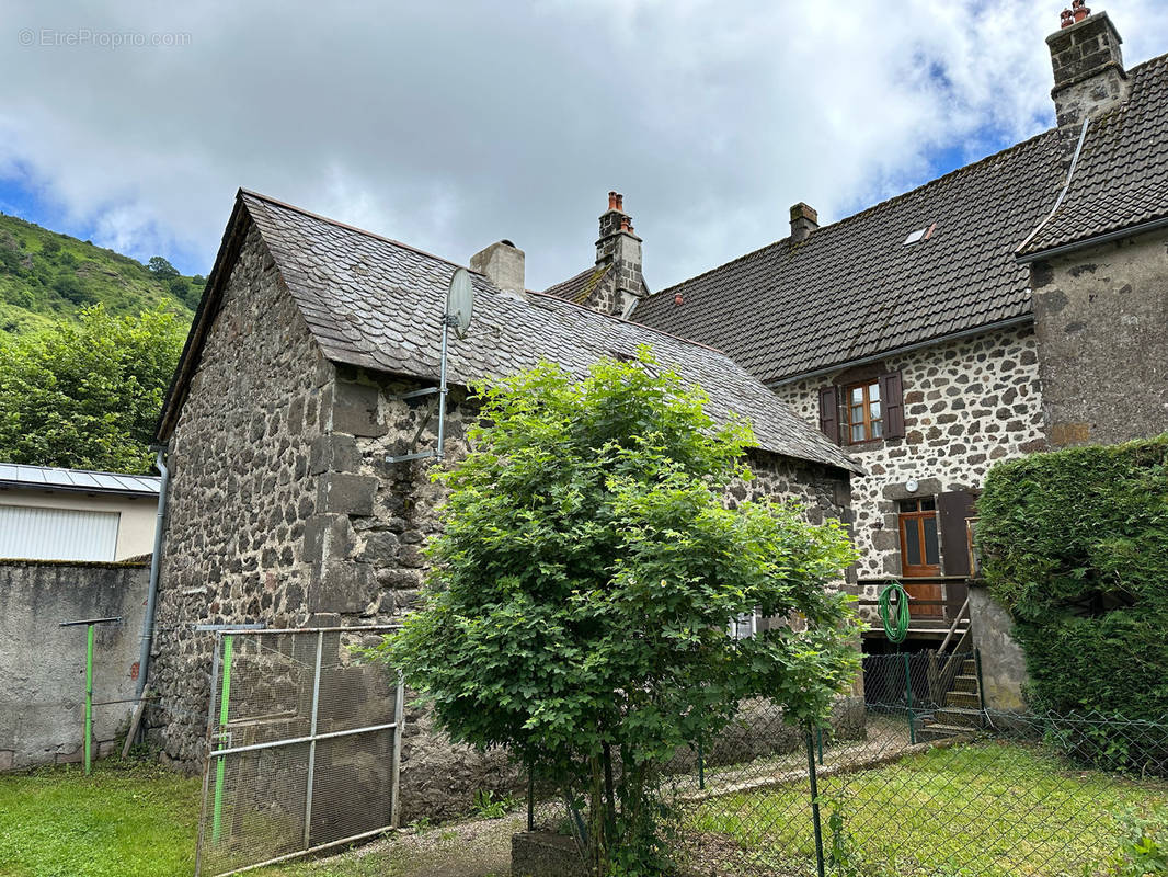 Maison à FONTANGES