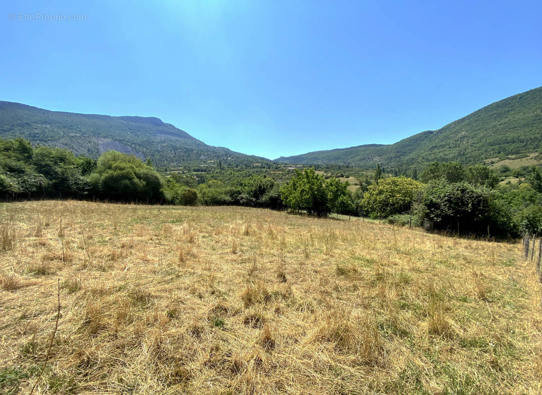 Terrain à BUIS-LES-BARONNIES