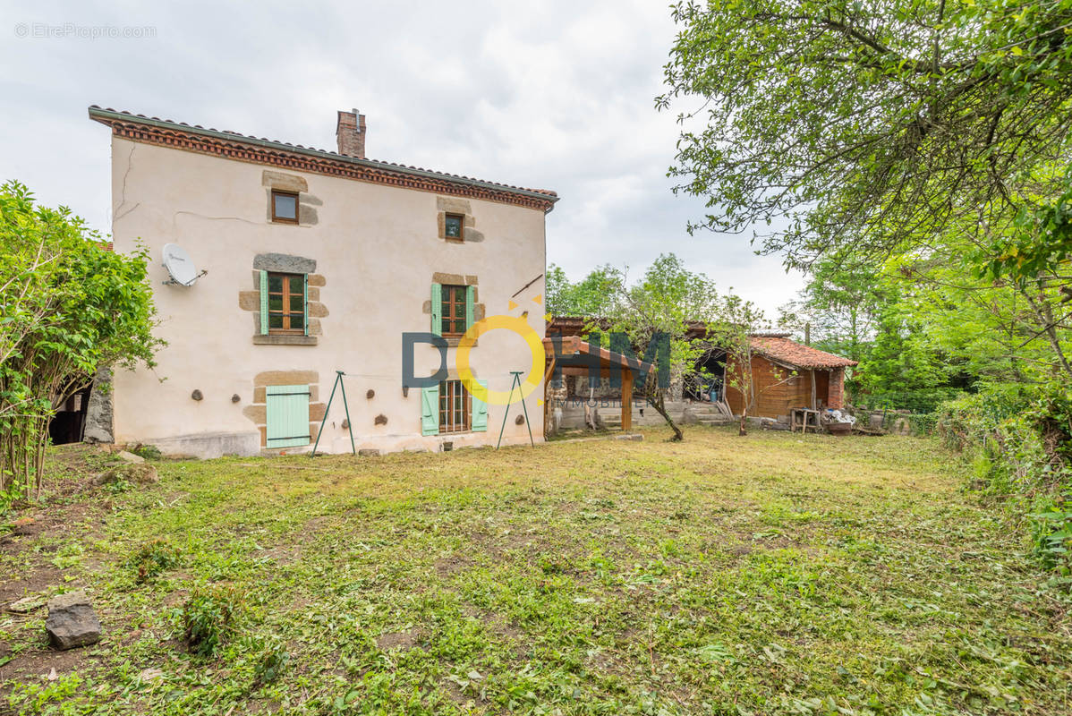 Maison à MANGLIEU