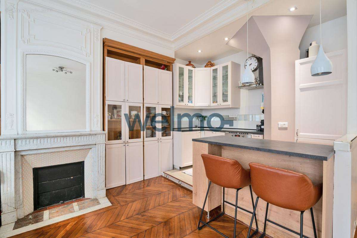 Appartement à PARIS-17E