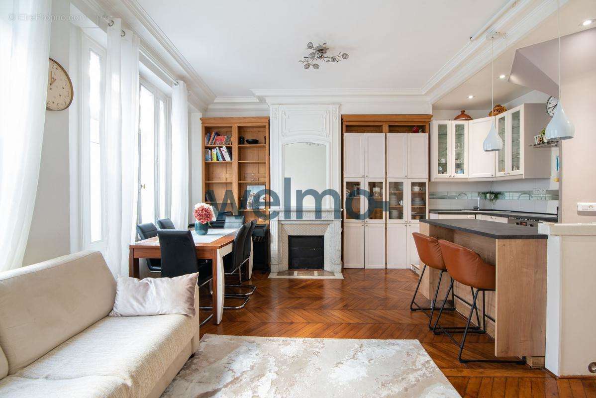 Appartement à PARIS-17E