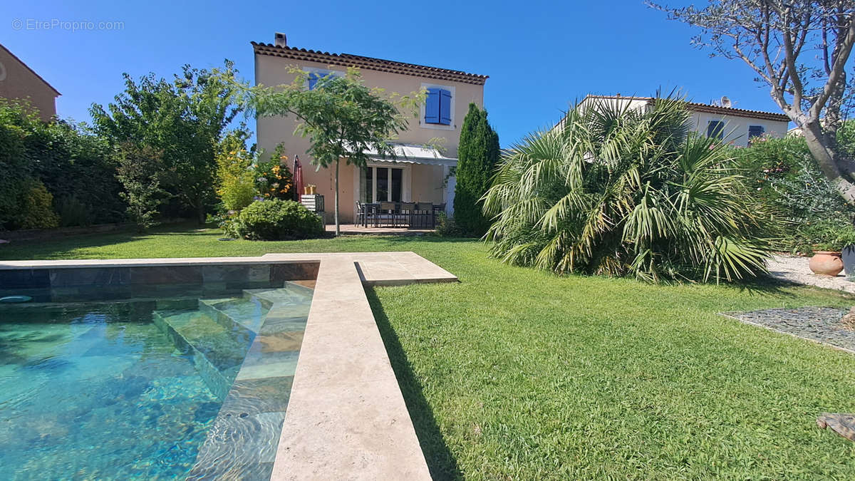 Maison à PEYROLLES-EN-PROVENCE