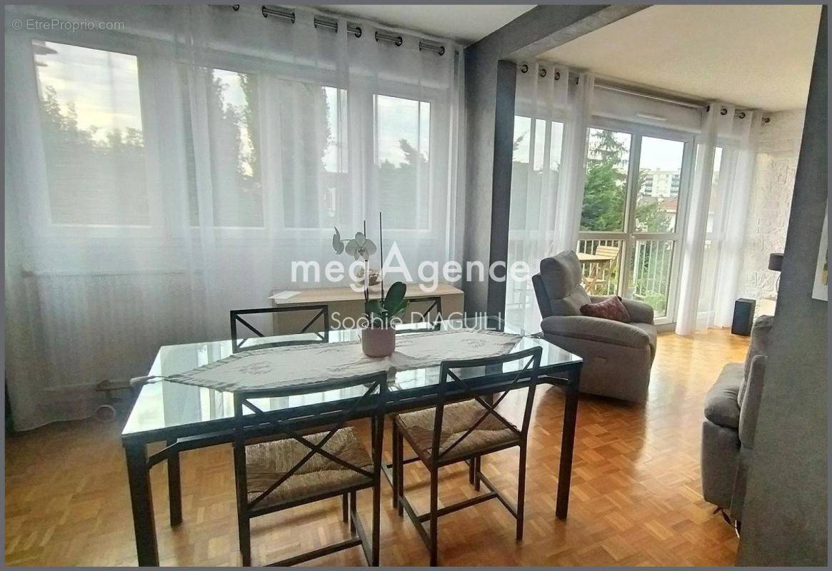 Appartement à CHENNEVIERES-SUR-MARNE