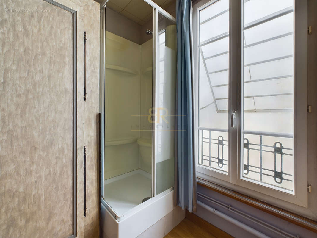 Appartement à PARIS-10E