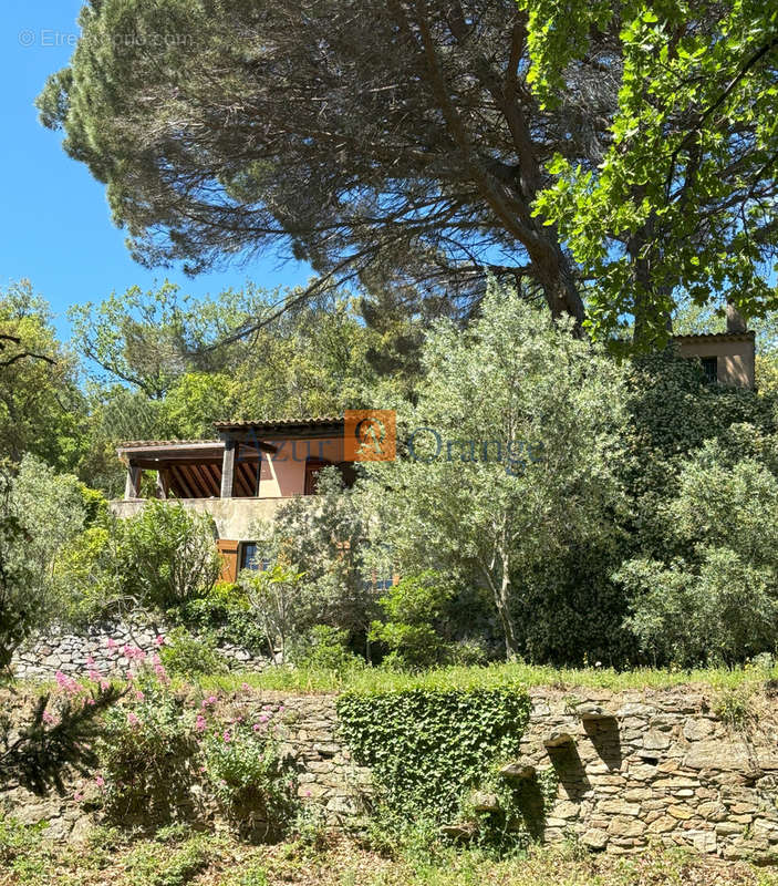 Maison à LA GARDE-FREINET