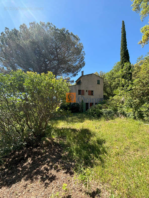 Maison à LA GARDE-FREINET