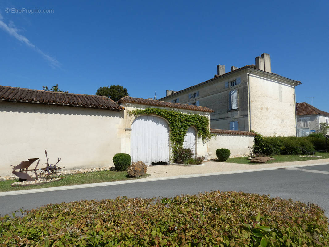 Maison à SAINT-VINCENT-JALMOUTIERS