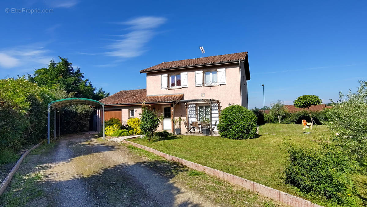 Maison à CHAZAY-D&#039;AZERGUES