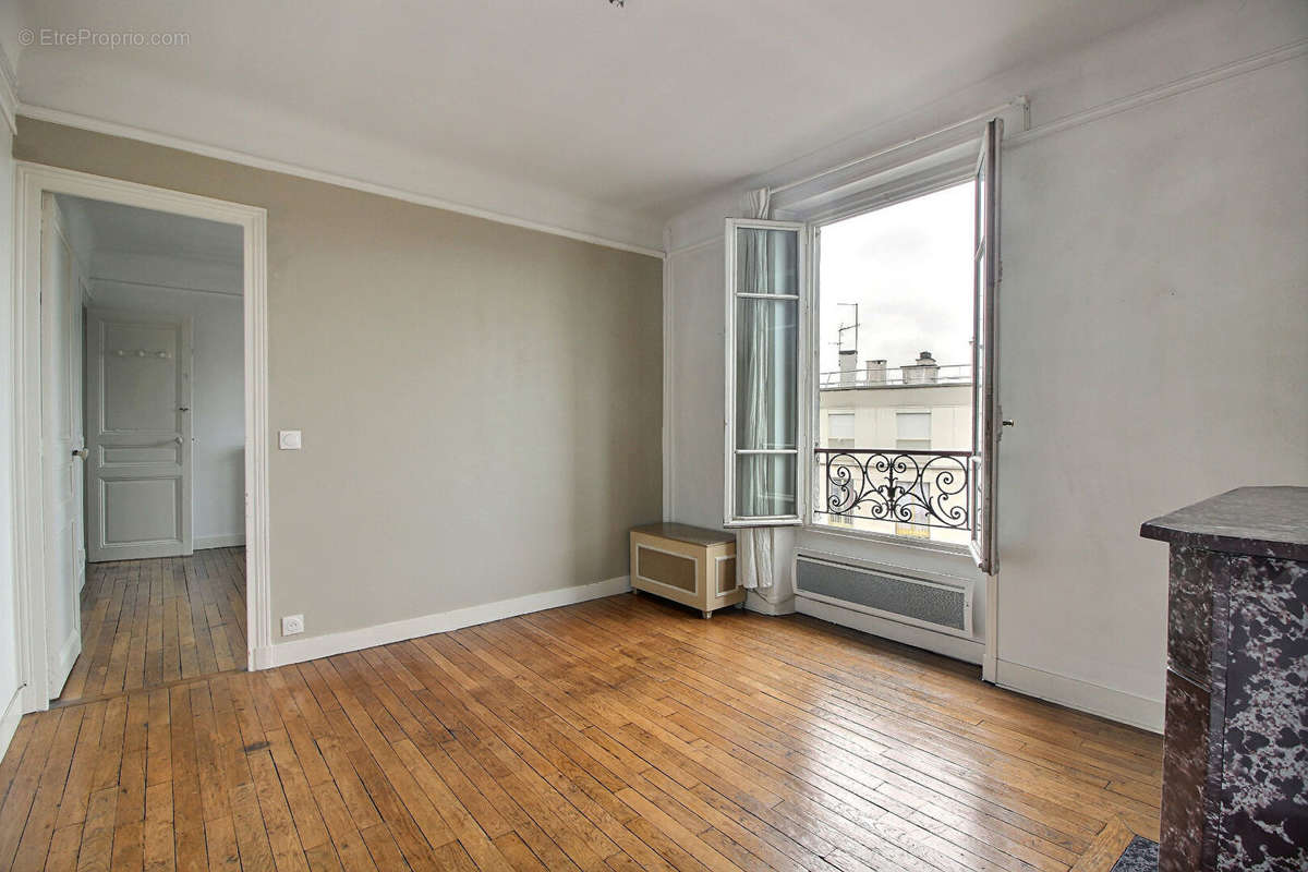 Appartement à PARIS-17E