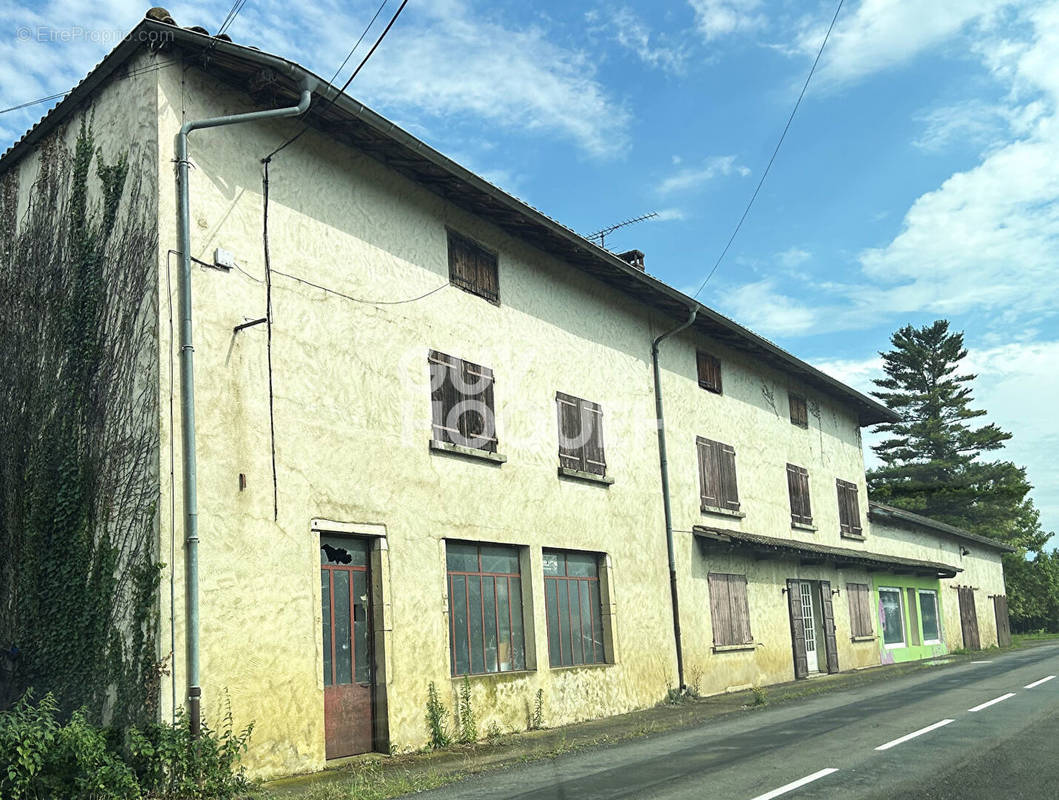 Appartement à SAINT-CYR-SUR-MENTHON